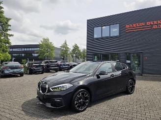 Voiture accidenté BMW 1-serie 1.8i Benz  / LED / STUUR & STOELVERW 2022/3