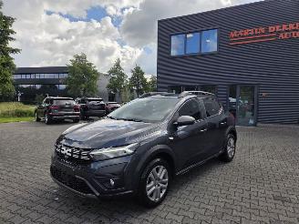 Damaged car Dacia Sandero 0.9  STEPWAY  BENZINE- GNC / NAVI / CAMERA 2023/4