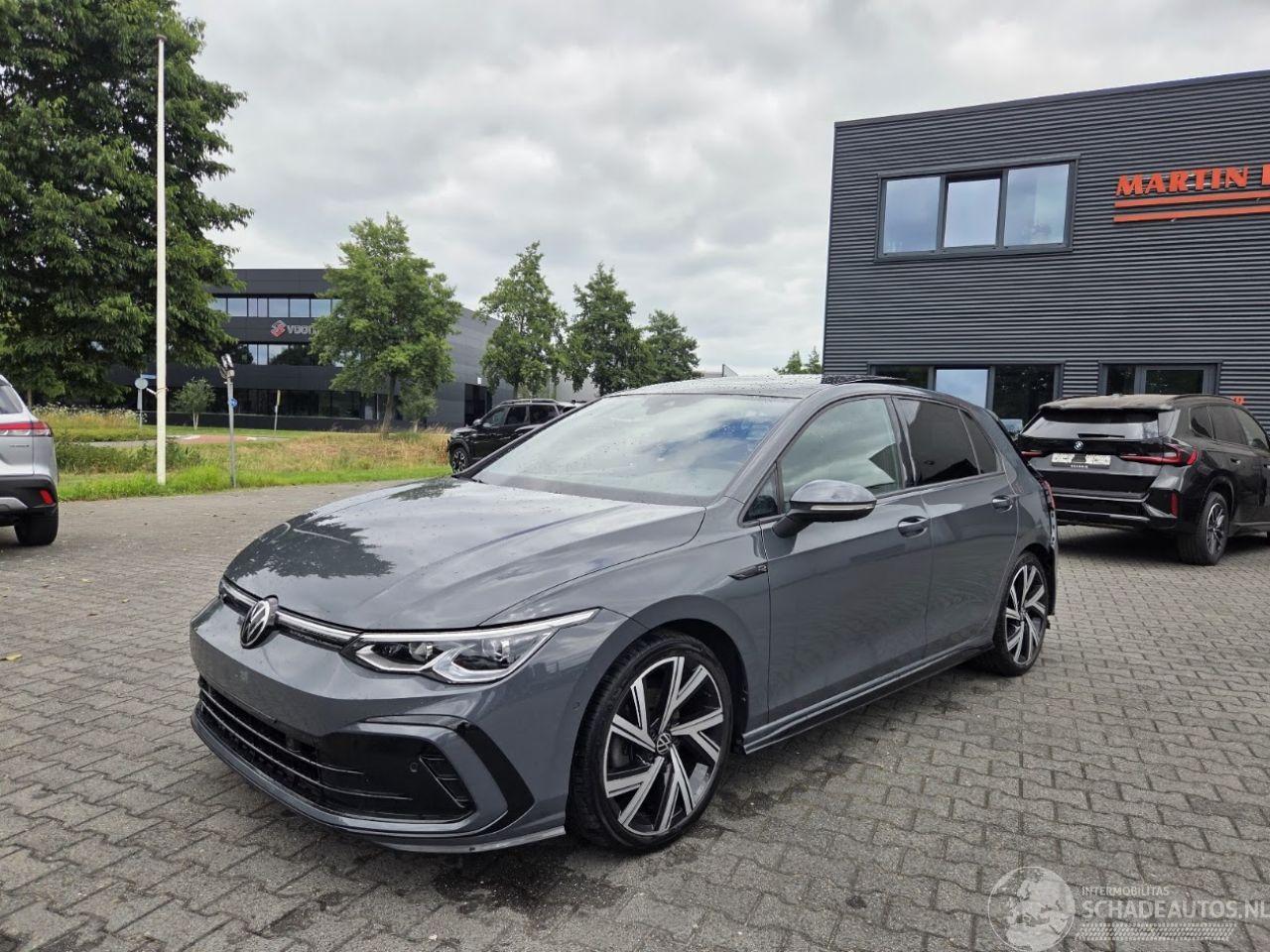 Volkswagen Golf eTSI 110KW / R-LINE- AUTOM / PANO