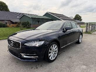 Damaged car Volvo S-90 2.0 T5 INSCRIPTION | BOWERS & WILKENS | TREKHAAK | NL-AUTO | CAMERA 2017/1