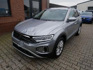 skadebil auto Volkswagen T-Roc LIFE LED VIRTUAL COCKPIT ACC 2024/2