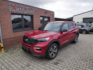Schadeauto Ford Explorer ST-LINE AWD 7-PERSOONS PLUG-IN LEER LED PANORAMADAK. 2023/4