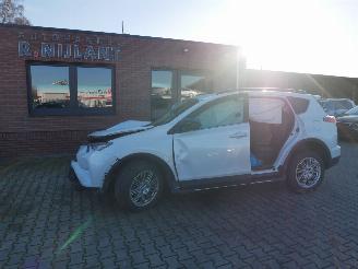 uszkodzony samochody osobowe Toyota Rav-4 HYBRID EDITION S 4X4 2017/4