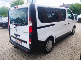 Renault Trafic L1H1 LIFE 8 PERSOONS AIRCO picture 3