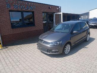 Schadeauto Volkswagen Polo HIGHLINE 2016/11