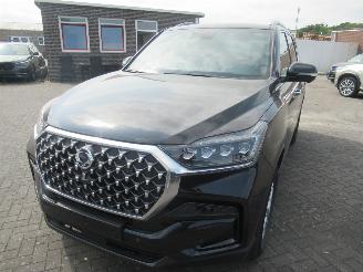 Ssang yong Rexton 2.2D 220 4WD Aut. SAPPHIRE Climatronic Leer Navi Camera E-Stoelen StoelVerwarming...... picture 4