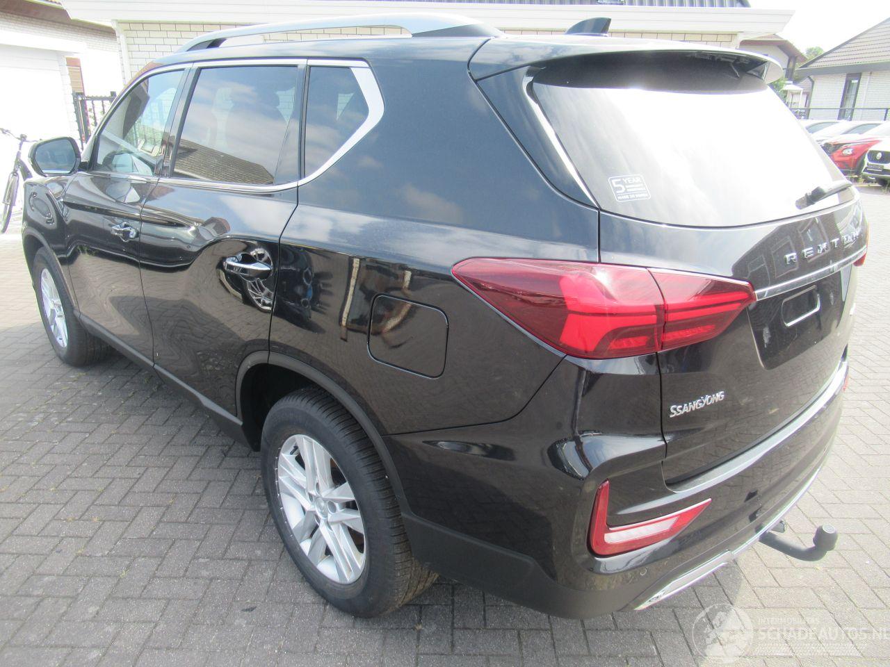 Ssang yong Rexton 2.2D 220 4WD Aut. SAPPHIRE Climatronic Leer Navi Camera E-Stoelen StoelVerwarming......