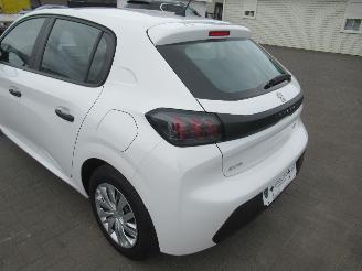 Schadeauto Peugeot 208 1.2 PURETECH 31.700km!! Airco CruiseControl Line-Assist.... 2021/9