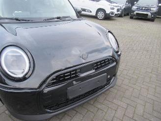 Mini Cooper Cooper C 1.5 Aut. 7.817km!! Climatronic HalfLeer Navi Camera Panorama-D Head-Up Stoel/Stuur-Verwarming... picture 7