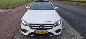Mercedes E-klasse E200 Aut. AMG-LINE  AmbientLight  HalfLeer Navi Pano/SchuifDak StoelVerwarming NL-AUTO Schadevrij picture 2