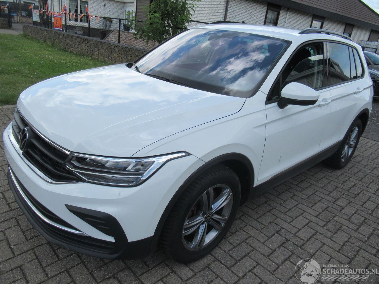 Volkswagen Tiguan 2.0TSI 190pk DSG Aut. 4MOTION 4x4 Climatronic Navi Camera TrekHaak-Klapbaar...