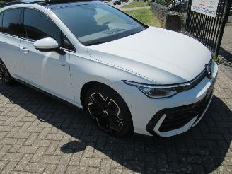 Volkswagen Golf 1.5TSI R-LINE 16.351km Pano/SchuifDak Harman/Kardon 360Cam Keyless-Go Android/Carplay... picture 3