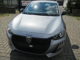 škoda osobní automobily Peugeot 208 1.2 Hybrid AUT. Airco CruiseControl Parktronic Navigatie-Android/Carplay 2026/2