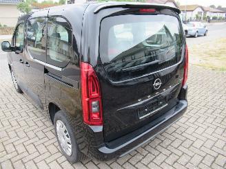 Damaged car Opel Combo Combo Life 1.2T 22.800km 5-zits Airco Navi Camera CruiseControl VirtualCockpit 2024/10