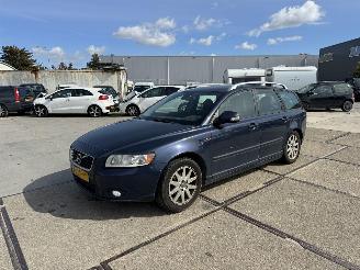 Damaged car Volvo V-50 1.6 D2 Kinetic 2012/1