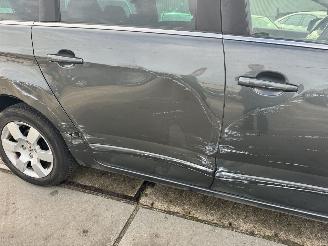 Peugeot 5008 1.6 THP Family 7p picture 22