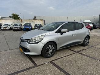Auto incidentate Renault Clio 1.5 DCI Eco Expression 2015/9