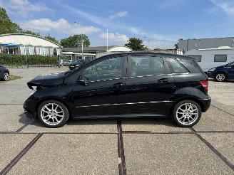 Mercedes B-klasse B180 automaat picture 18