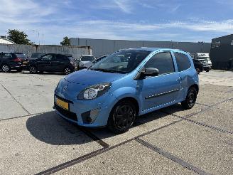 krockskadad bil auto Renault Twingo 1.216v Collection 2011/9