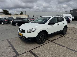 skadebil auto Nissan Qashqai 1.6 Visia 2012/12