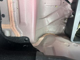 Peugeot 108 1.0 E-VTi Blue Lion picture 16