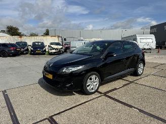 Unfallwagen Renault Mégane 1.6 Parisienne 2011/3