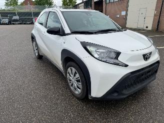 uszkodzony samochody osobowe Toyota Aygo X Play 2025/1