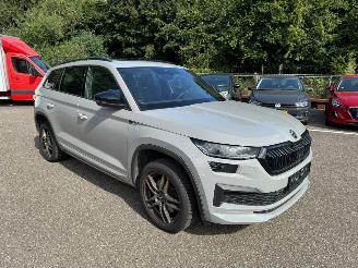 Unfallwagen Skoda Kodiaq Sportline 2.0  4x4 WD 190pk Pano led kuipstoelen Leder 2022/2