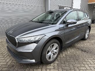 Damaged car Skoda Enyaq Enyaq 60 airbags ok ! voll fahrbereit 2023/10