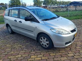Vaurioauto  passenger cars Mazda 5 1.8 benzine 2006/11