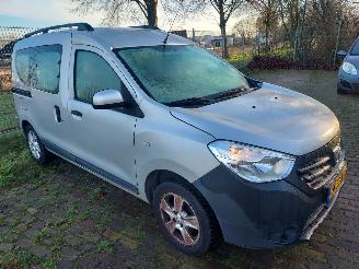 damaged passenger cars Dacia Dokker 1.2 Tce Laureate 1e eigenaar 2015/2