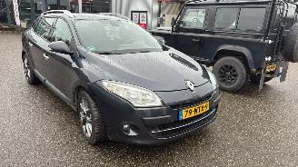 Vaurioauto  passenger cars Renault Mégane Estate 1.6 dCI Automaat 2010/11