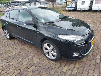 Coche accidentado Renault Mégane 1.5 diesel + apk 2012/7