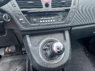 Citroën C4-picasso 1.8iAmbiance 7 persoons + Apk picture 11