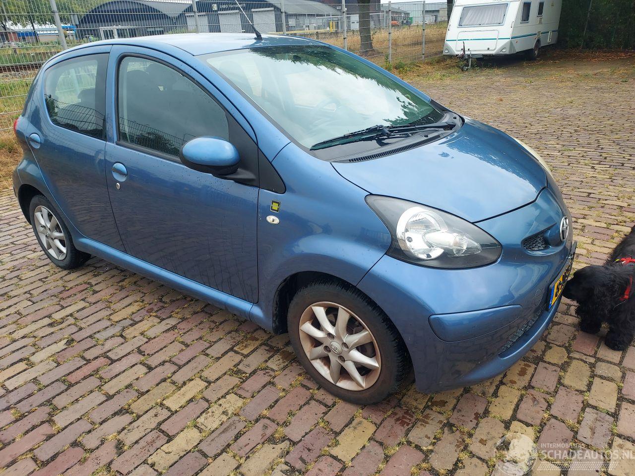 Toyota Aygo 5 deurs 850 euro minimum prijs