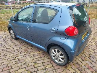 Toyota Aygo 5 deurs  850 euro minimum prijs picture 4