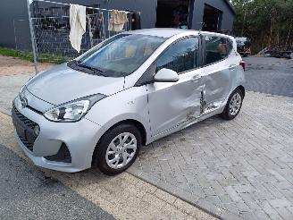 Vaurioauto  passenger cars Hyundai I-10  2017/9