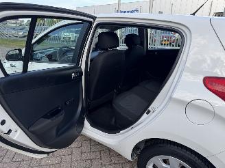 Hyundai I-20 1.2 i  63kw Airco picture 9