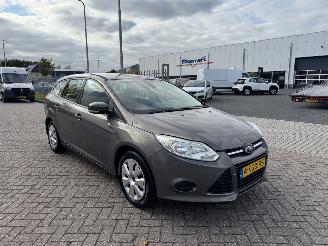 Schadeauto Ford Focus 1.6 TDCi 77Kw Airco Euro5 2013/4