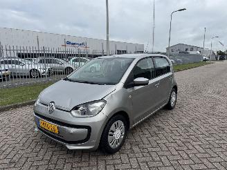krockskadad bil auto Volkswagen Up! 1.0 44Kw AIRCO 2013/1