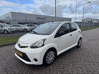 Schadeauto Toyota Aygo 1.0 VVT-i  50Kw AIRCO 2013/8