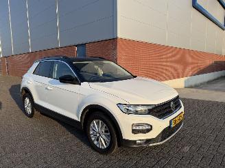 krockskadad bil auto Volkswagen T-Roc 1.0 TSI 85Kw NAVI 2018/4