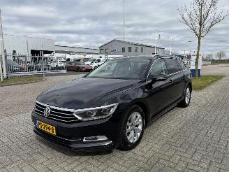 Damaged car Volkswagen Passat 1.6 TDI 88Kw DSG Clima - Navi 2017/9