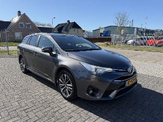krockskadad bil auto Toyota Avensis 1.8 VVT-i   AUTOMAAT 2016/12
