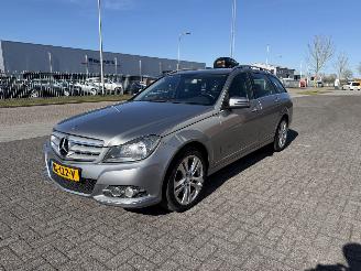 krockskadad bil auto Mercedes C-klasse C180 CDI  Navi - Airco 2012/10
