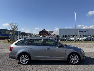 Skoda Octavia 1.2 TSI 77Kw Clima - Navi picture 5