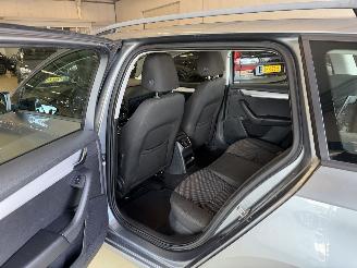 Skoda Octavia 1.2 TSI 77Kw Clima - Navi picture 11