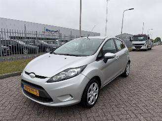 uszkodzony samochody osobowe Ford Fiesta 1.25 60kw AIRCO 2010/1