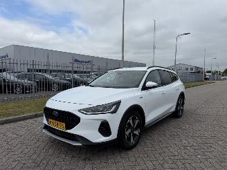 Vaurioauto  passenger cars Ford Focus 1.0 Ecoboost Hybrid ACTIVE X 2022/8