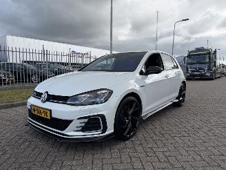 Schadeauto Volkswagen Golf 1.4 TSI GTE 2018/8